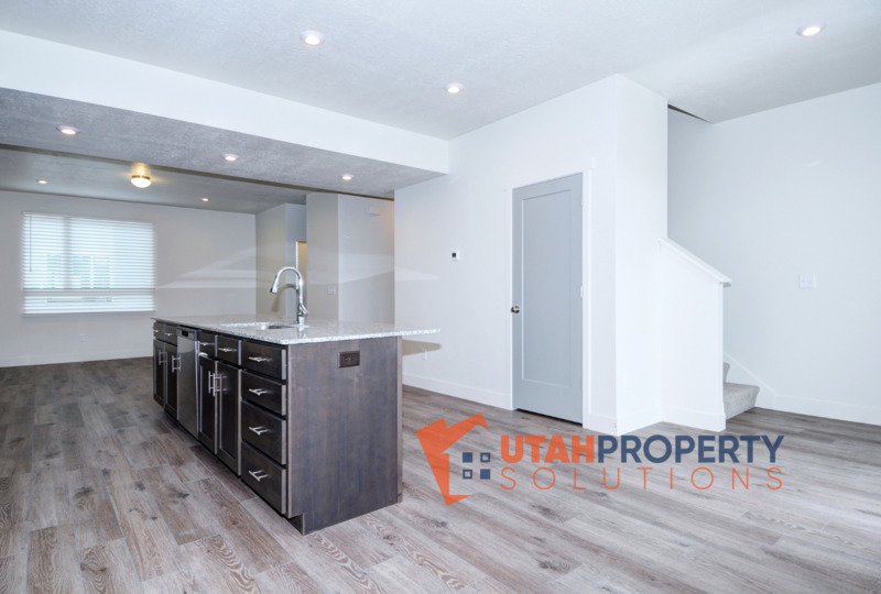 Beautiful Pet-Friendly Townhome! property image