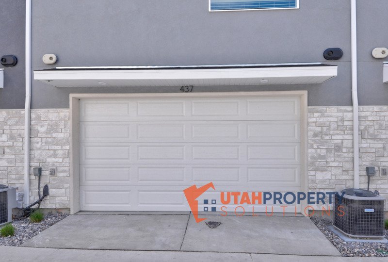Beautiful Pet-Friendly Townhome! property image