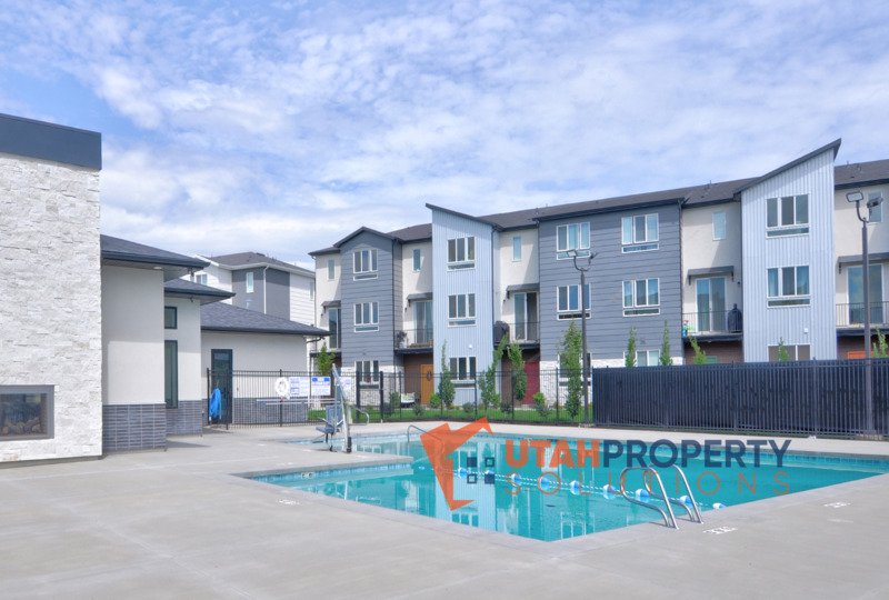 Beautiful Pet-Friendly Townhome! property image