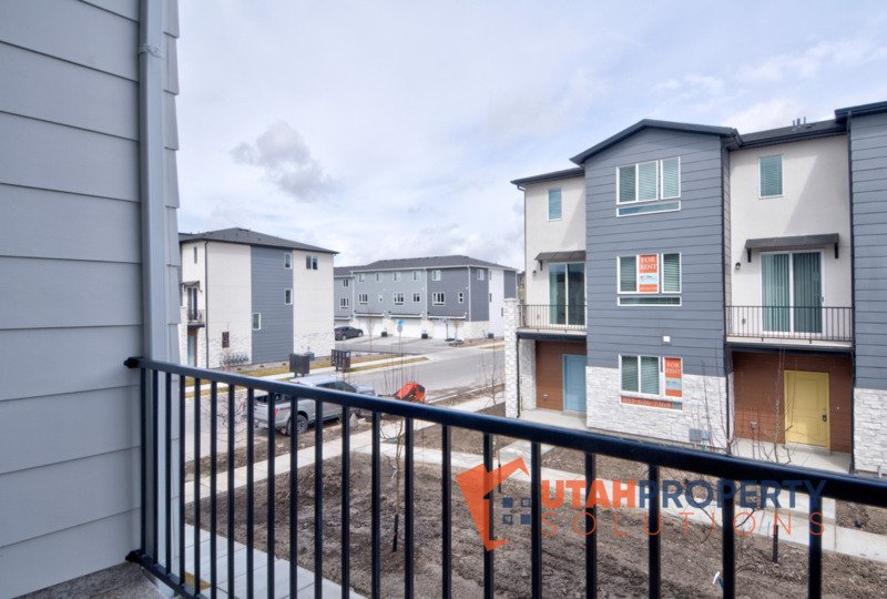Gorgeous Pet-Friendly Townhome for Rent! property image