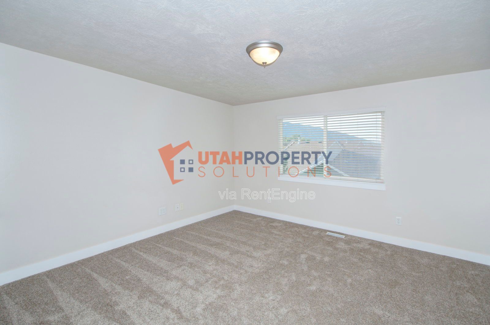 Gorgeous Home in Sandy! property image