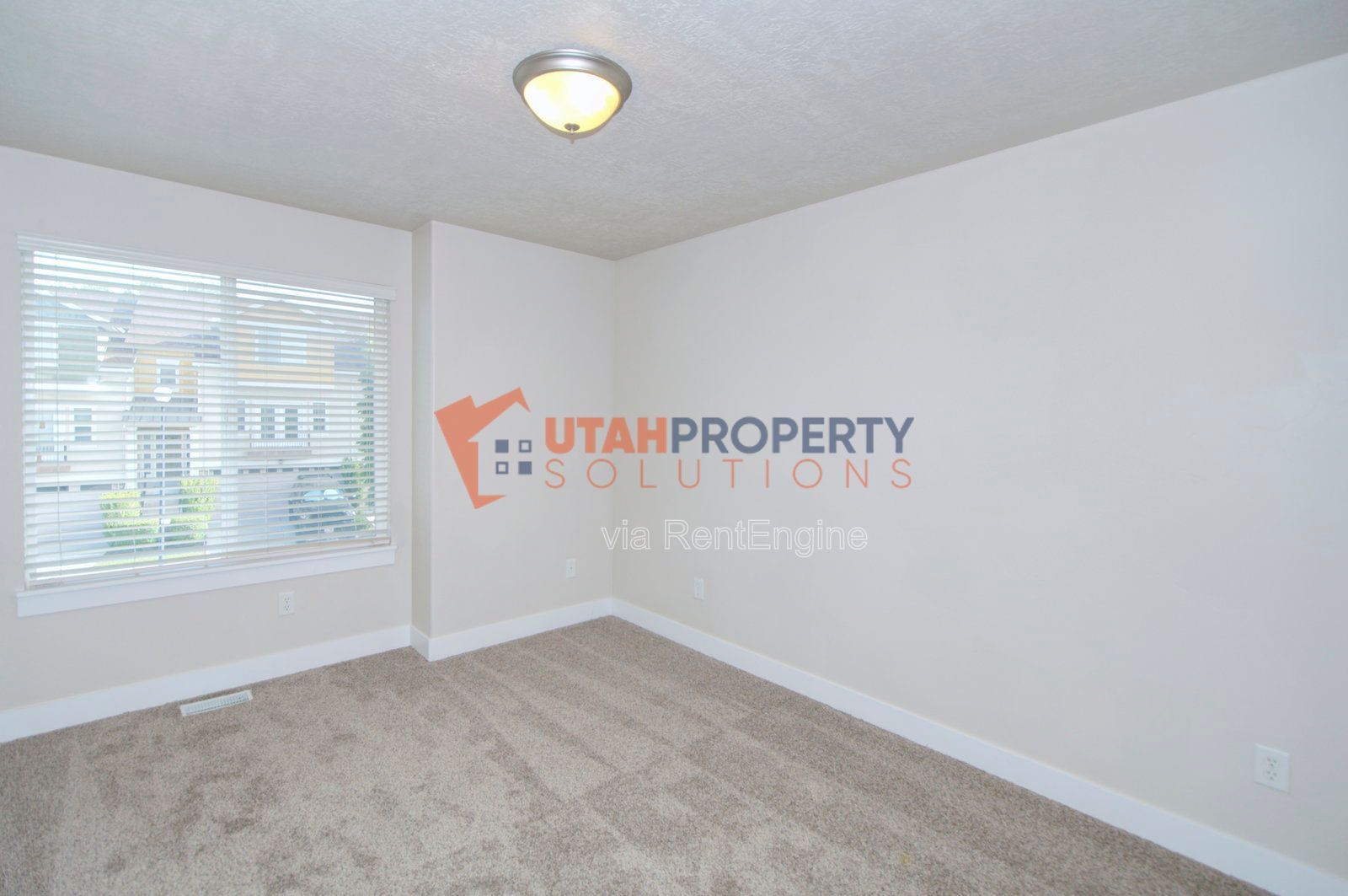 Gorgeous Home in Sandy! property image