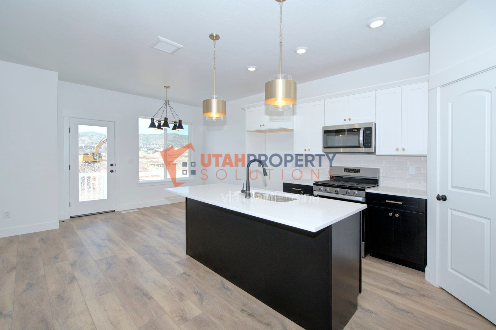 Brand New Townhome Near Mountain View Village property image