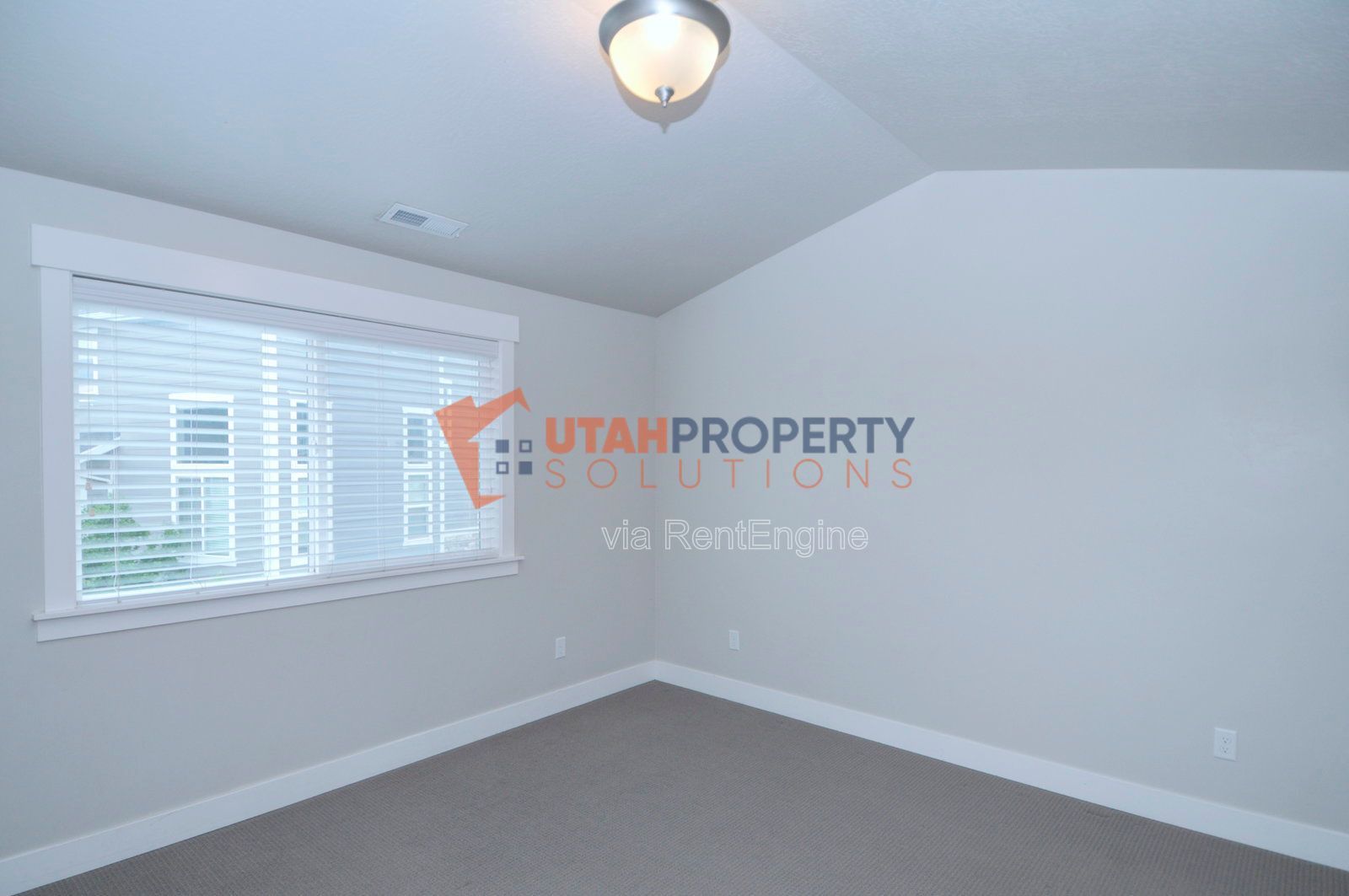 Spacious 4-Bedroom Townhome in Bluffdale! property image