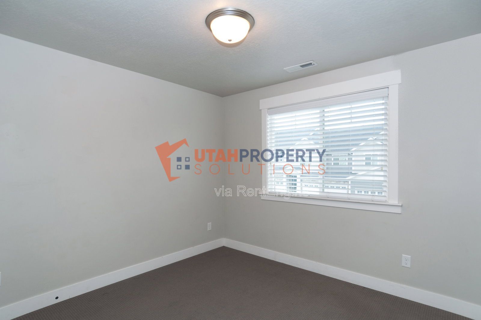 Spacious 4-Bedroom Townhome in Bluffdale! property image