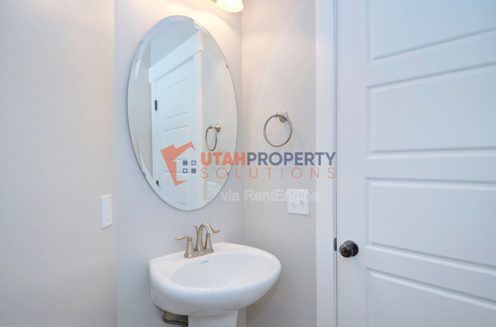 Spacious 4-Bedroom Townhome in Bluffdale! property image