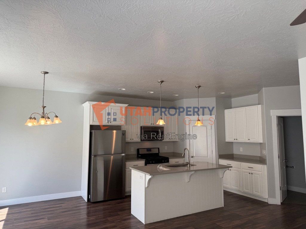 Beautiful Pet Friendly Home in Herriman! property image
