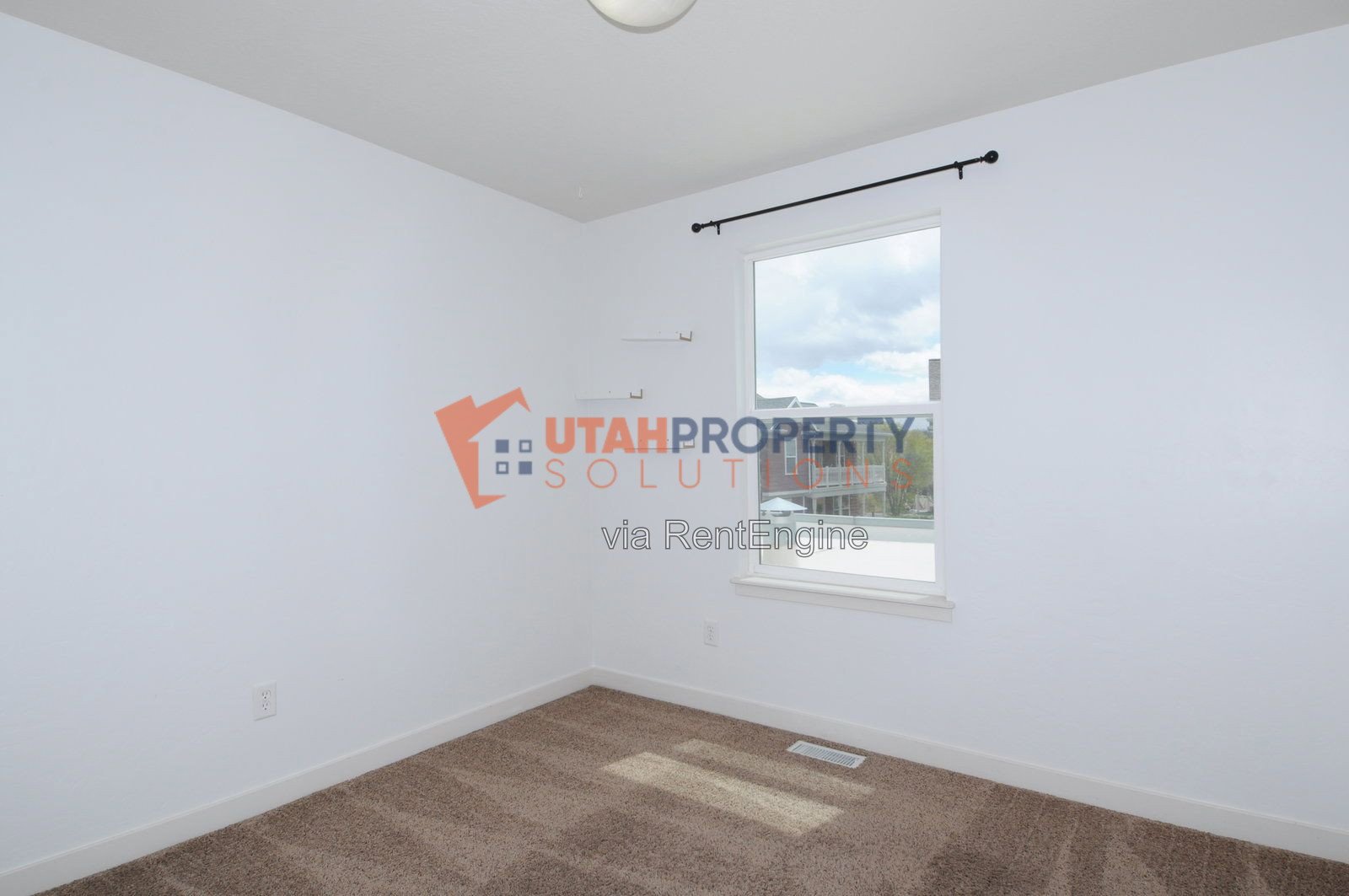 Modern Pet-Friendly Home in Daybreak! property image